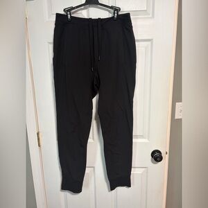 Lululemon Men's Large Black Joggers